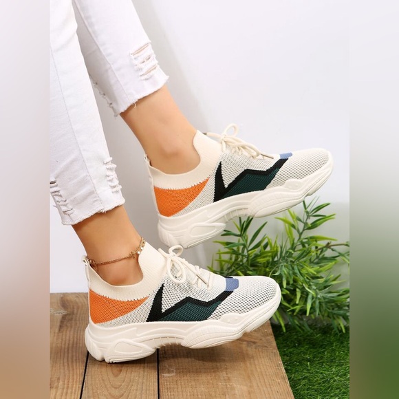 Shein Women Colorblock Lace-Up Front Chunky Sneakers Size 8 -NWOT - Picture 4 of 11